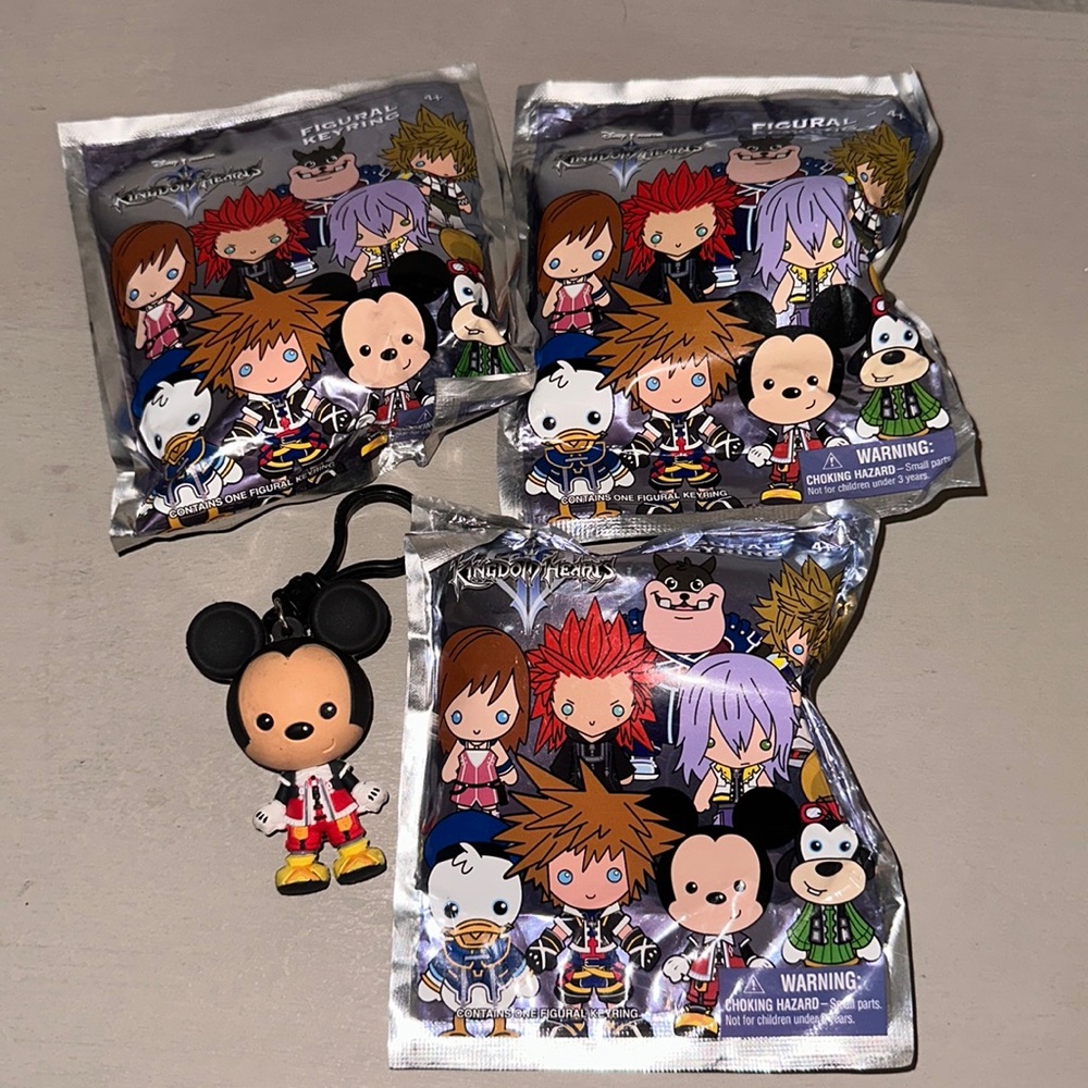 3 Kingdom Hearts 3D Collectible Mystery PackKey Chain Toys & 1 Mickey Mouse